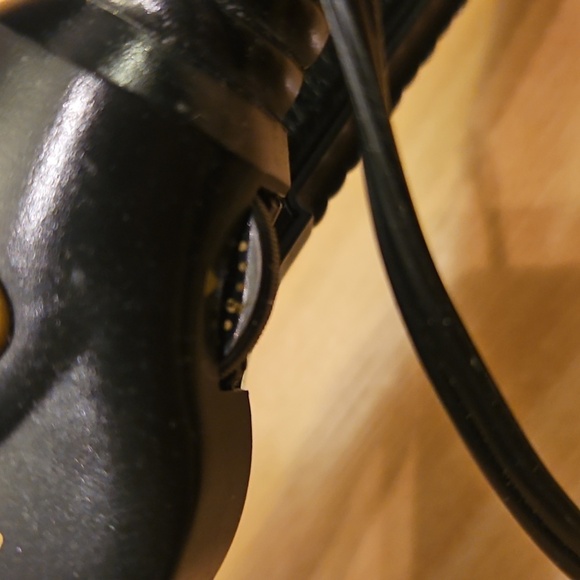 Conair Ceramic Technology 2"wide flat iron. - Picture 5 of 5